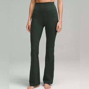 Lululemon Groove Nulu Super High-Rise Flared Pant Legacy Green Size 2